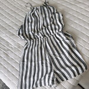 🩶 Grey and White Striped Romper 🩶